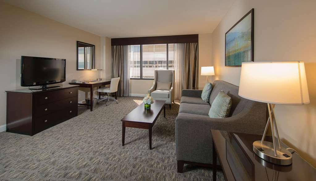 Hilton Houston Plaza/Medical Center Hotel Room photo